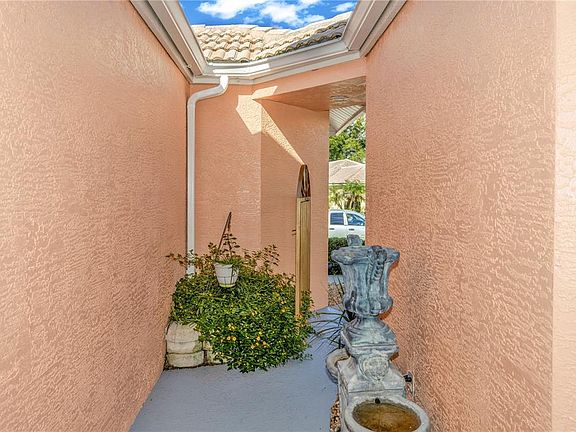 5th image of 8023 SAINT ANDREWS WAY