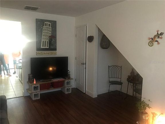 3rd image of 2052 Kings Hwy APT 23