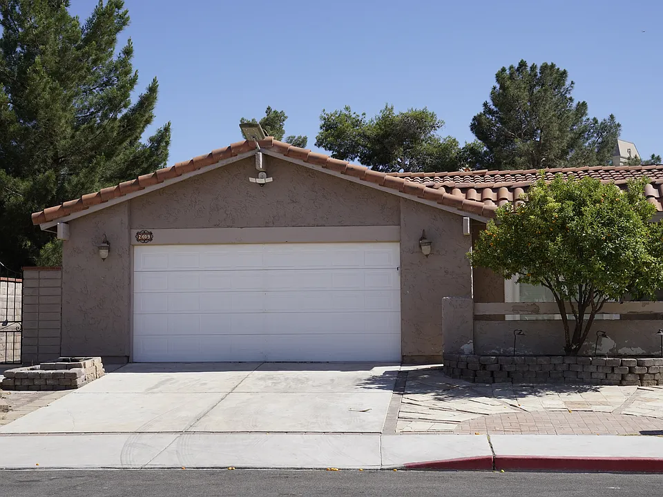 2409 Lourdes Ave