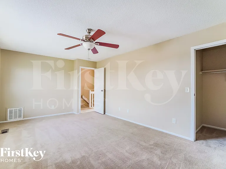 6266 Glencairn Cir — Photo 10