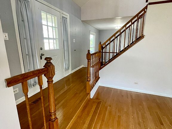 3rd image of 2760 College Hill Cir