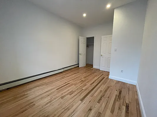 Rented by Bank Neary | media 15