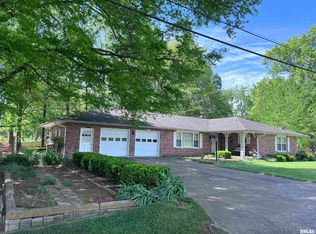 2575 W Striegel Rd, Carbondale, IL 62901