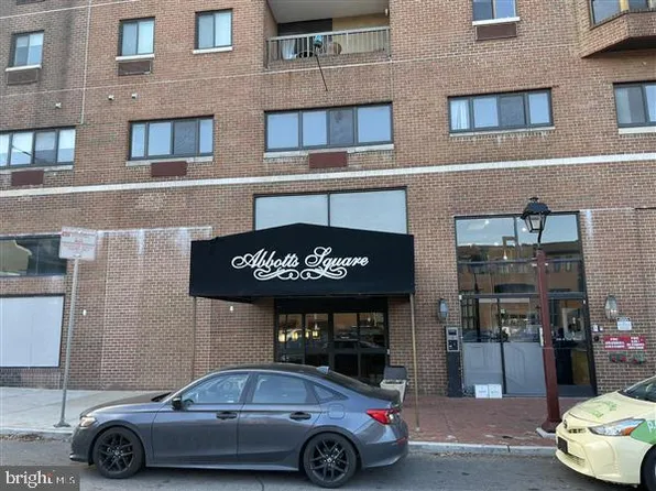 200 Lombard St #722, Philadelphia, PA 19147