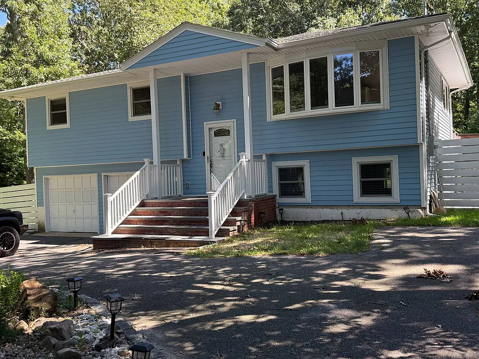 52 Walker Ave