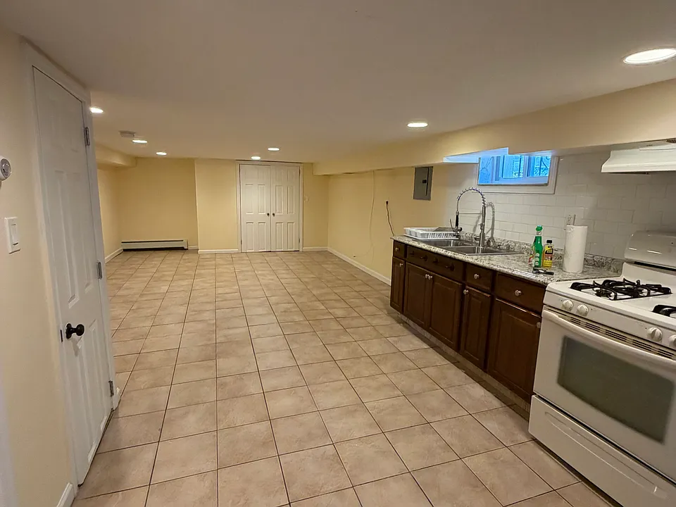 98-02 160th Ave #B