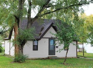 518 S Cedar St, Canton, SD 57013