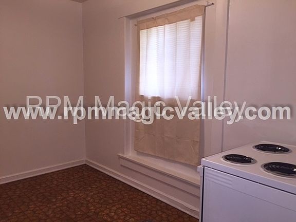 5th image of 132 Hansen St E Ste 4