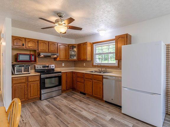 2nd image of 2857 Camba Rd