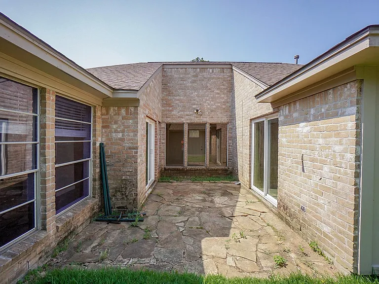 22418 Goldstone Dr — Photo 31