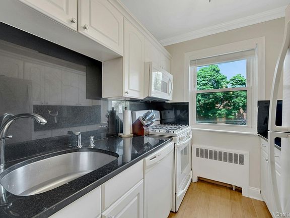 4th image of 450 Pelham Road #3G