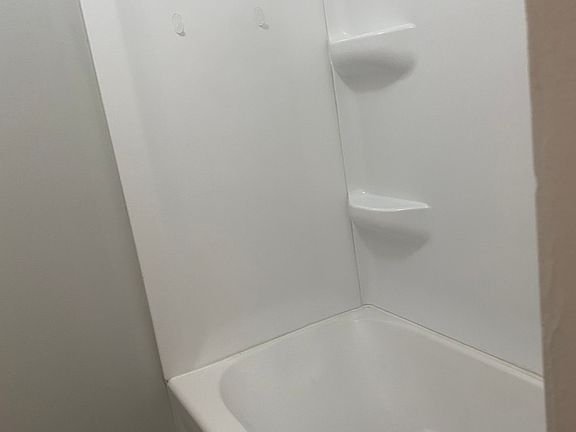 2nd image of 890 Gettysburg Dr APT 3