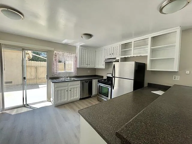 8259 Roy St — Photo 4