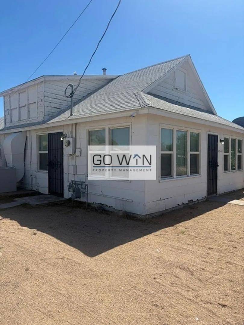 3 Bedrooms/ 1.5 Bathroom Rent Ready — Photo 3