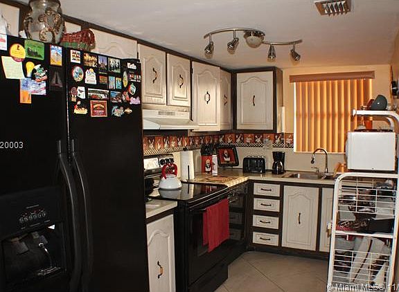 5th image of 9351 Fontainebleau Blvd APT B405