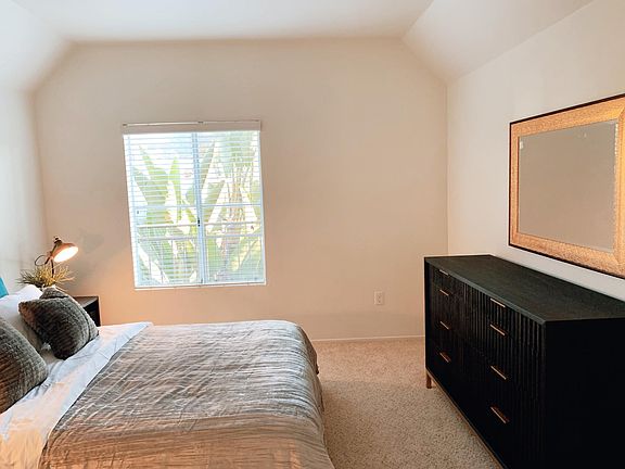 5th image of 750 Camino De La Reina #320