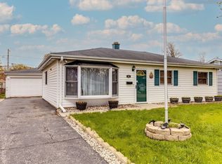 321 N Emerald Ave, Mundelein, IL