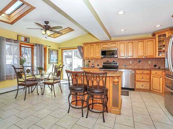 2nd image of 1 Salem Ln