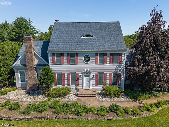 2nd image of 38 Larsen Rd