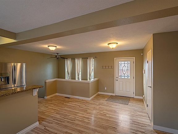 5th image of 8504 E Alki Ave