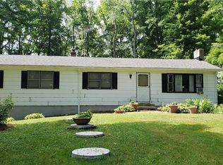 12733 Burton Heights Blvd, Burton, OH 44021