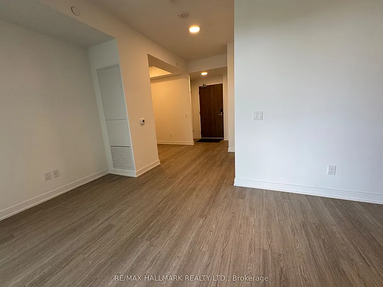8188 Yonge St #431 — Photo 7