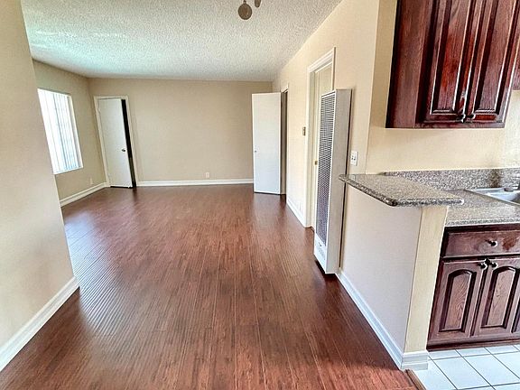 4th image of 3318 S Canfield Ave APT 16