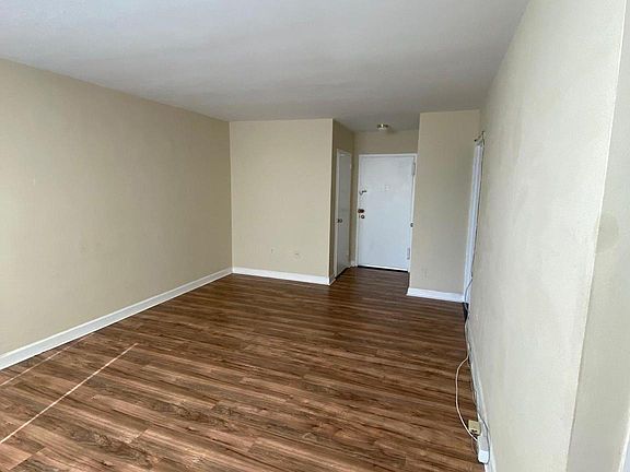 3rd image of 1021 Arlington Blvd APT 732