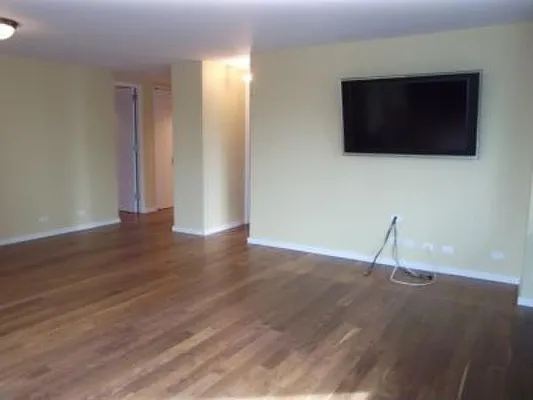 Rented by R New York | media 21