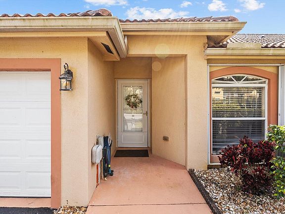 3rd image of 4720 Lucerne Lakes Boulevard E #810
