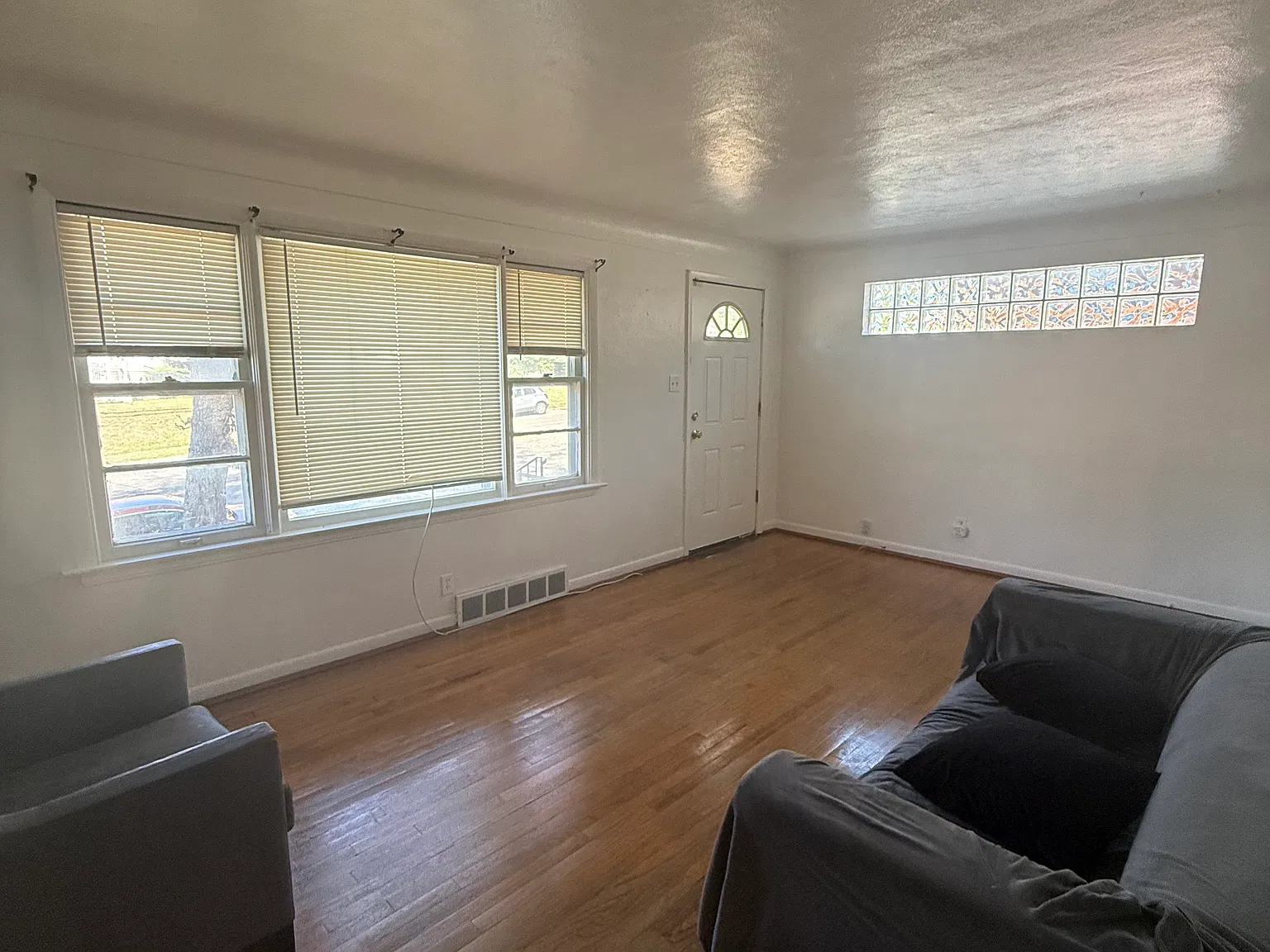 2 bed, 864 sqft, $1,300 — Photo 4