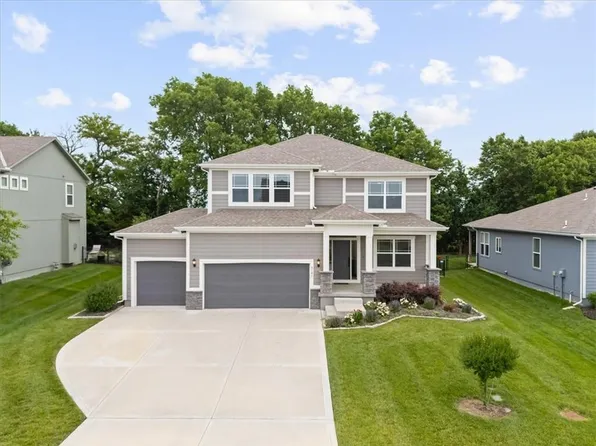 3101 SW Arbortree Dr, Lees Summit, MO 64082