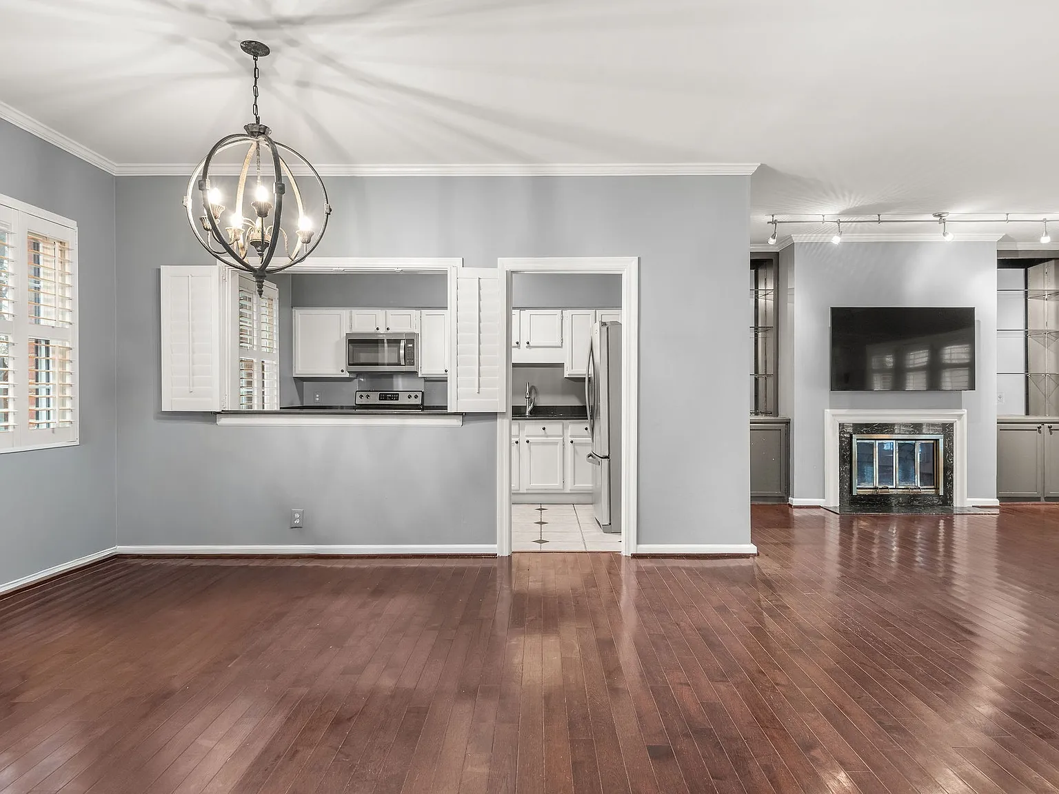 2 bed, 2.5 bath, 1636 sqft, $2,490 — Photo 1