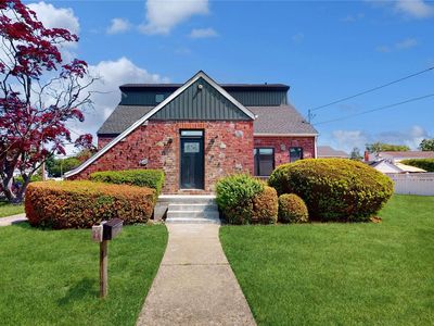 11 Walnut Avenue, Farmingdale, NY, 11735