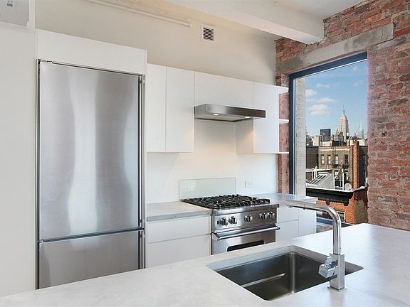 3rd image of 109 Avenue A Floor 6