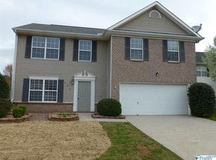 123 Cloverwood Dr SW, Huntsville, AL 35824