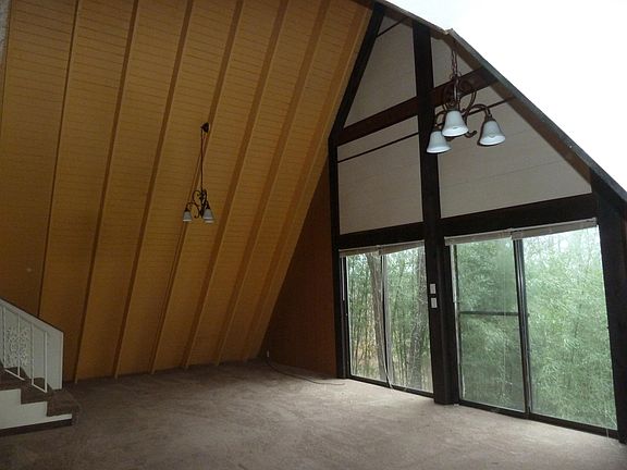 3rd image of 4327 SE Skyline Dr