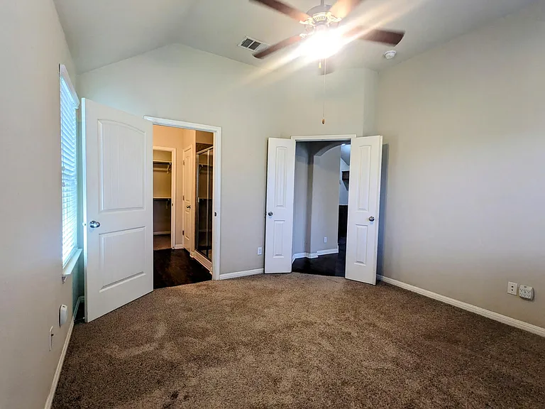 242 Rock Bluff Ln — Photo 14