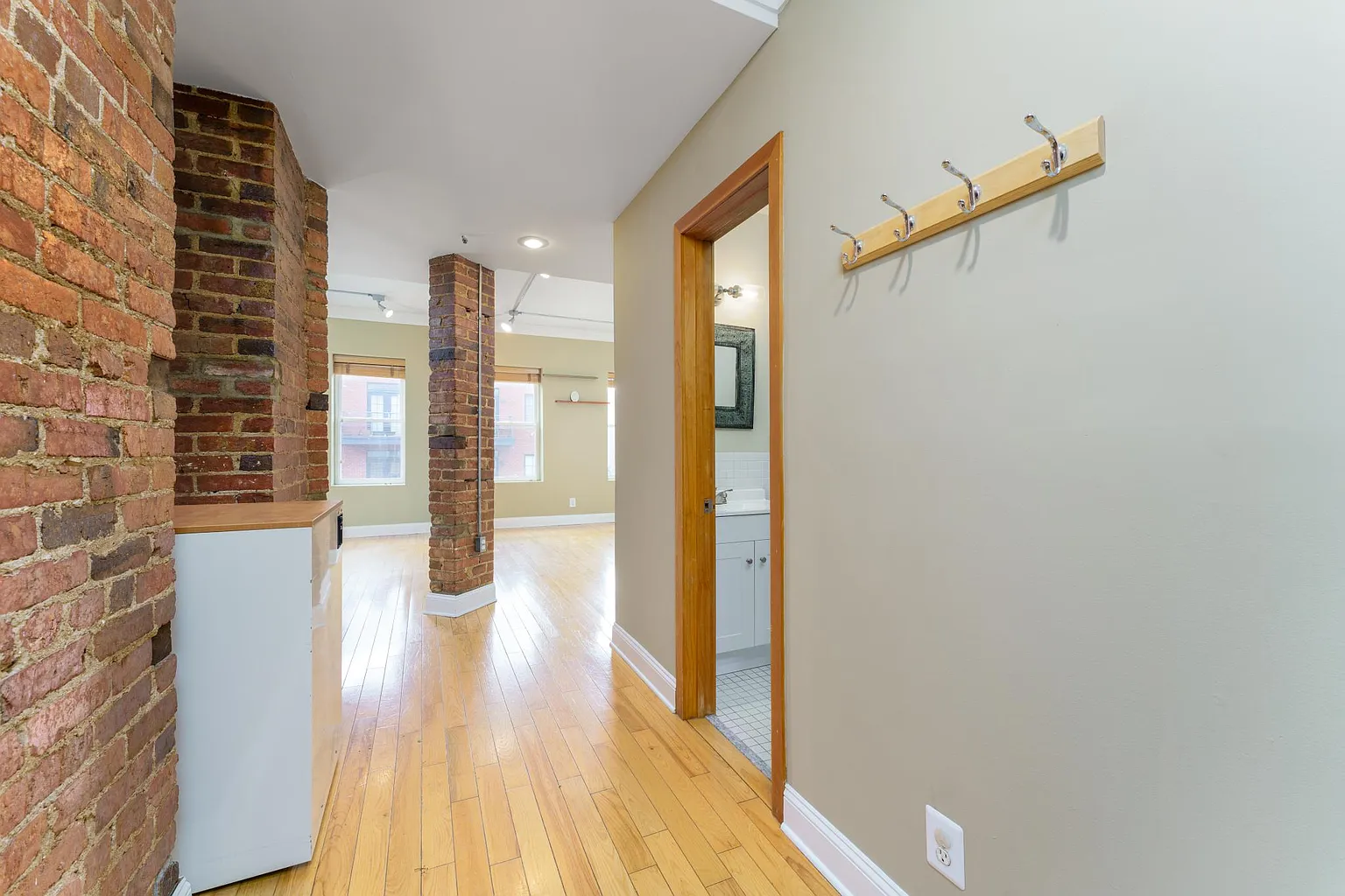 1415 Chapin St NW APT 302 photo 1