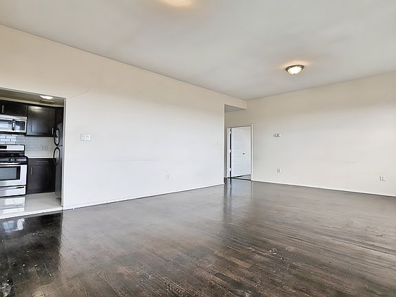 3rd image of 927 Putnam Ave APT 4f