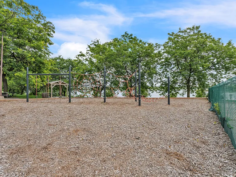 47 Village Dr — Photo 22