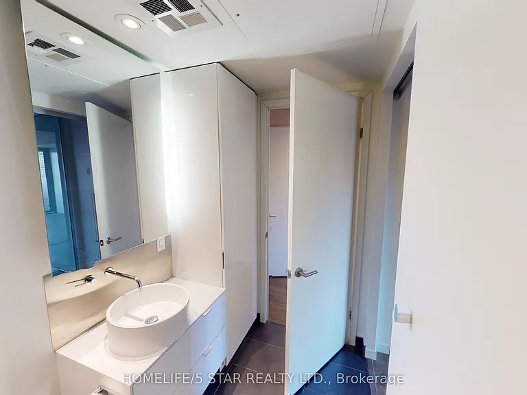 383 Sorauren Ave #310 — Photo 26