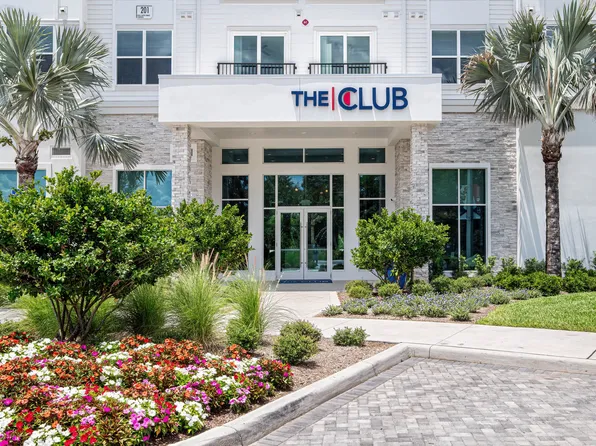 Altis Grand Twin Lakes