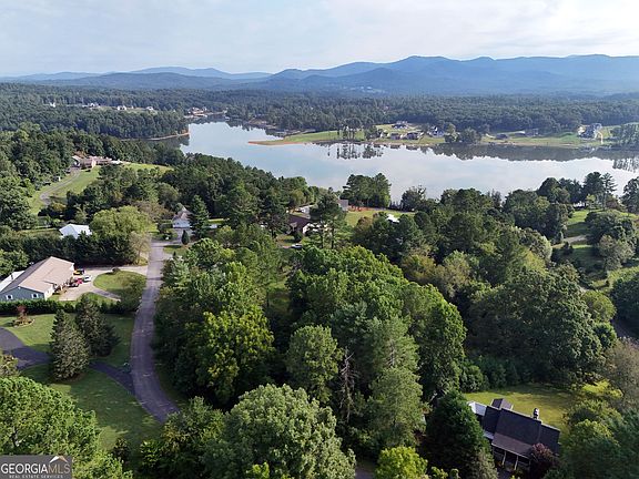 2nd image of 4 River Lake Dr W