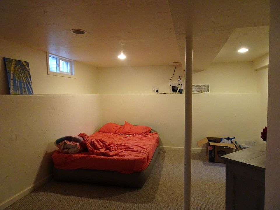downstairs room as office or bedroom