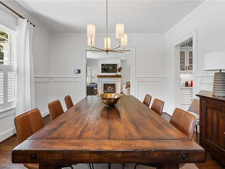663 Yorkshire Rd NE — Photo 20