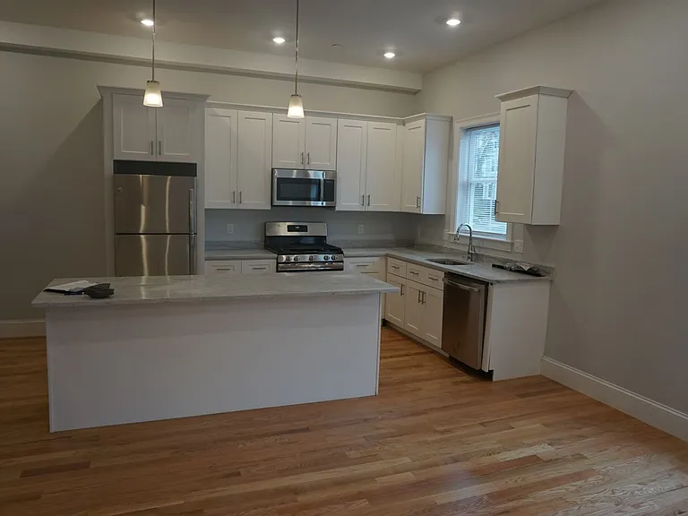 12 Murdock St #4 — Photo 1