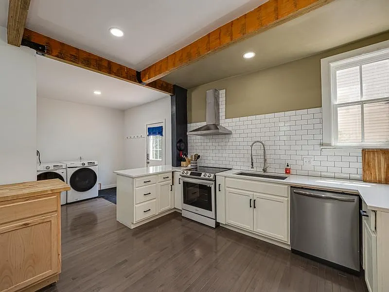 2 bed, 1100 sqft, $1,150 — Photo 3