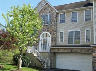 86 Arrowgate Dr, Randolph, NJ 07869