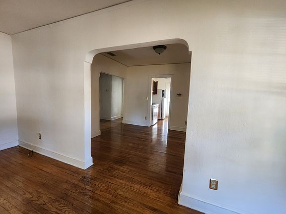 5th image of 18 NE 10th St
